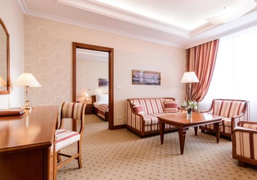 2-комнатный номер люкс с 1 двуспальной кроватью