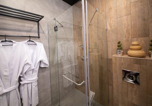 Номер студия комфорт с 1 двуспальной кроватью (мансарда)