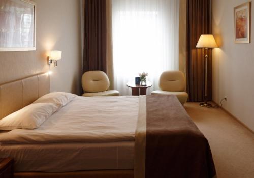 Номер улучшенный с 1 двуспальной кроватью