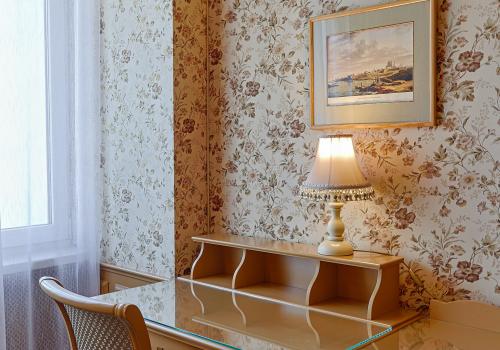 Номер улучшенный комфорт с 1 двуспальной кроватью