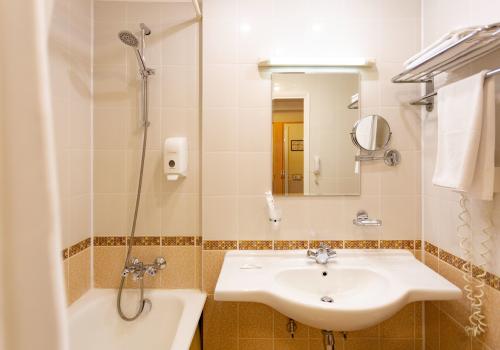 Номер стандарт с 2 односпальными кроватями