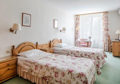 Номер стандарт с 2 односпальными кроватями (корпус Village)