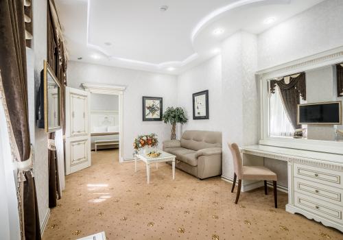 Номер люкс с 1 двуспальной кроватью