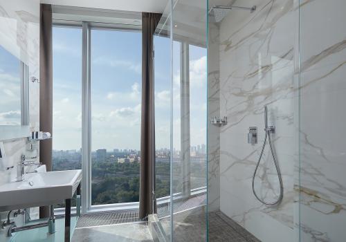 Corner Superior Apartment