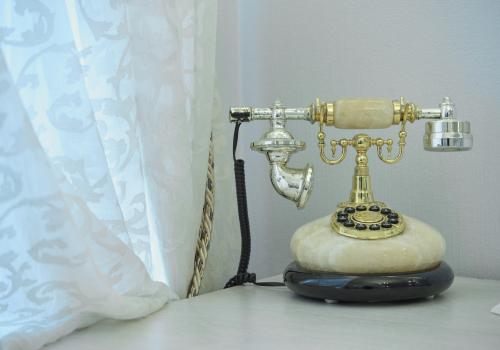 Номер полулюкс комфорт с 1 двуспальной кроватью Белые ночи