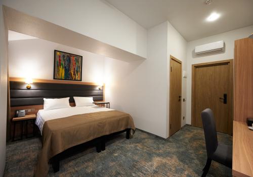 2-местный номер с двуспальной кроватью\ 2 односпальными\ доп. место