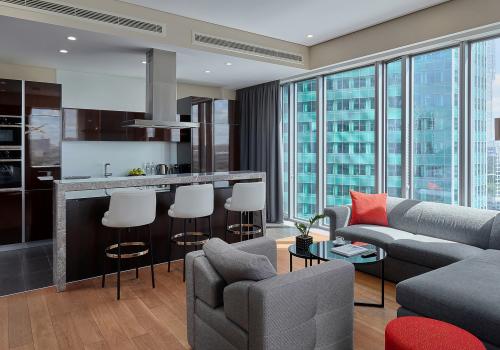 Corner Grand Apartment