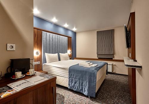 Номер стандарт с 1 двуспальной кроватью