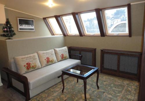 Номер люкс семейный (мансарда)