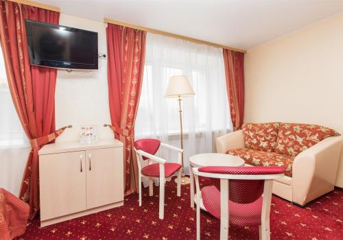 Номер студия полулюкс с 1 двуспальной кроватью