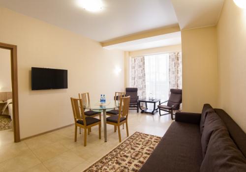 Номер люкс премиум с 1 двуспальной кроватью