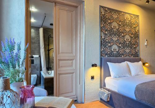 Фото Отель Дом с гаргульями