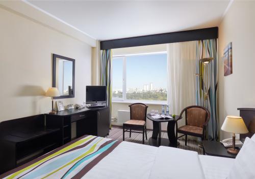 Номер стандарт плюс с 1 двуспальной кроватью