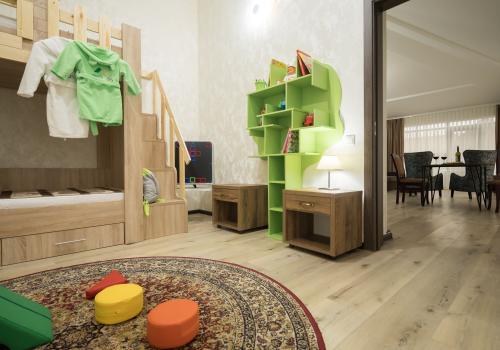 Стандарт Семейный, Корпус Б