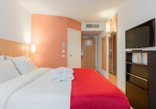 Номер Premium, вид во двор или на город - с двуспальной кроватью