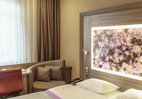 Номер стандарт с 1 двуспальной кроватью