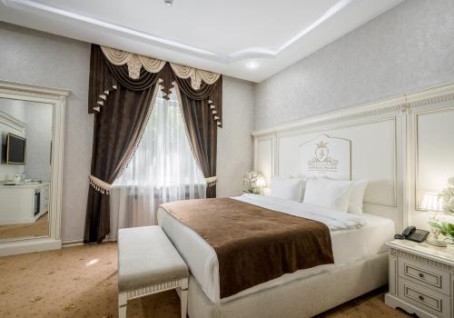 Номер люкс с 1 двуспальной кроватью