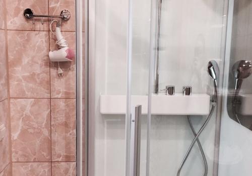 Номер эконом с 1 двуспальной кроватью