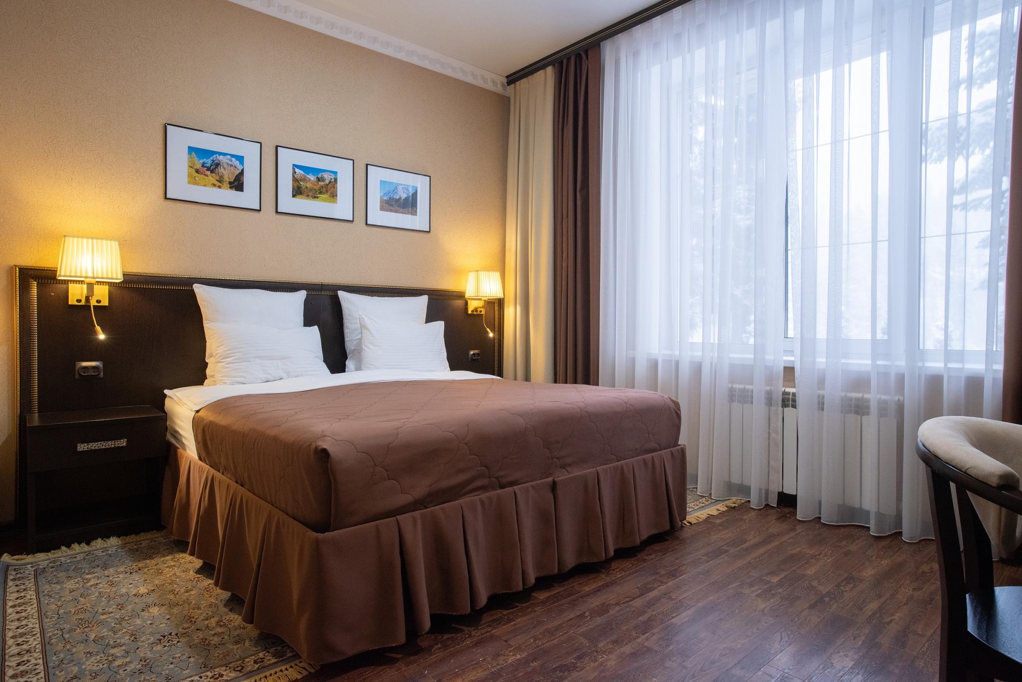 Номер стандарт с 1 двуспальной кроватью