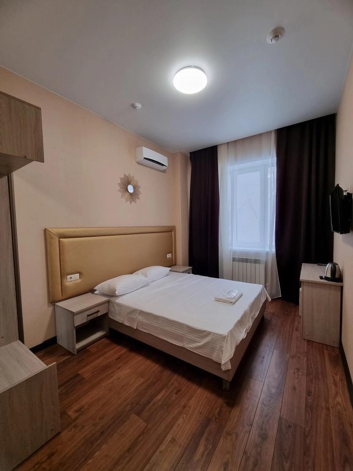 Номер стандарт с 1 двуспальной кроватью 2