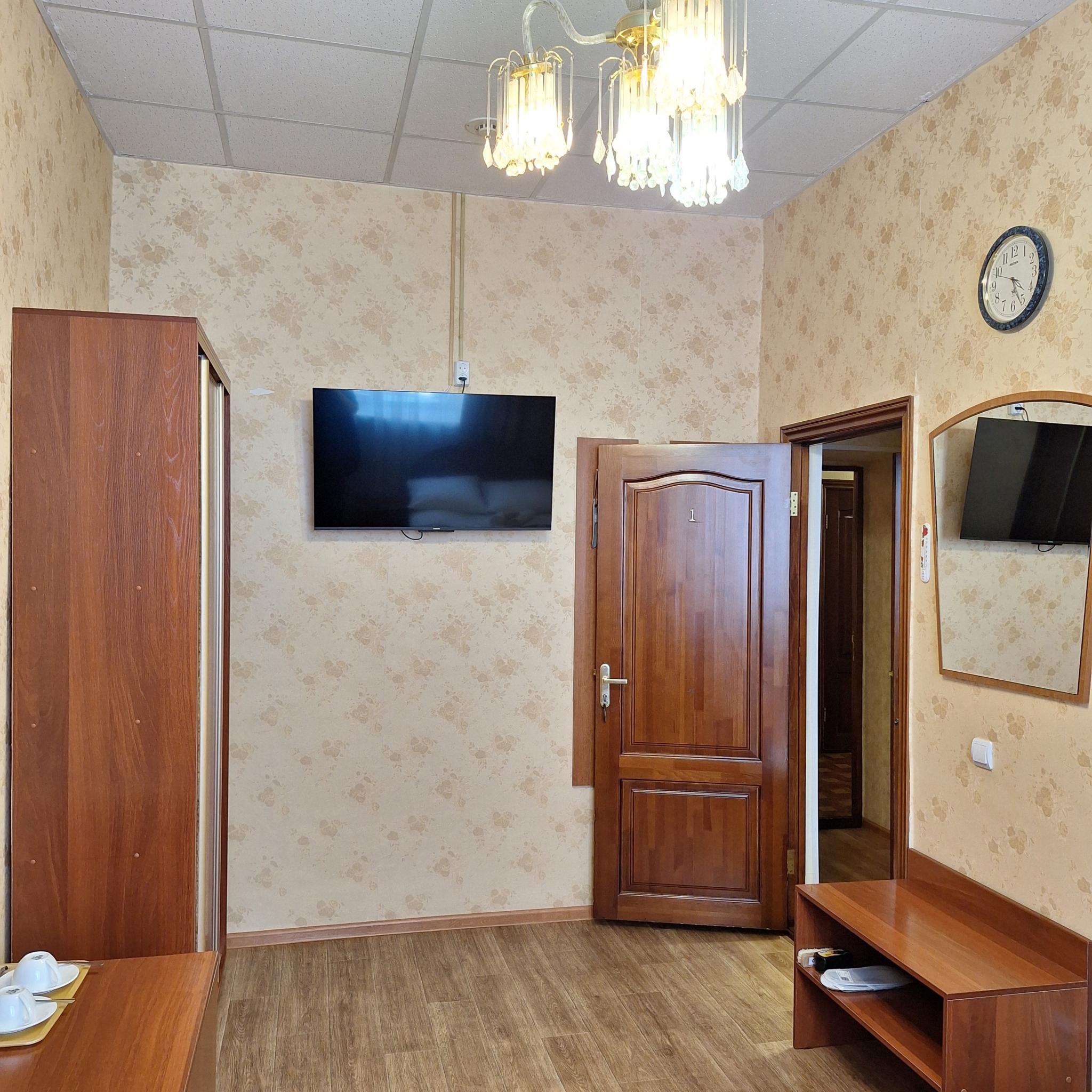 1-местный номер стандарт с 1 двуспальной кроватью №212, №215 2