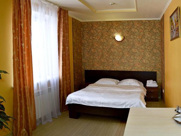 Номер стандарт с 1 двуспальной кроватью 4