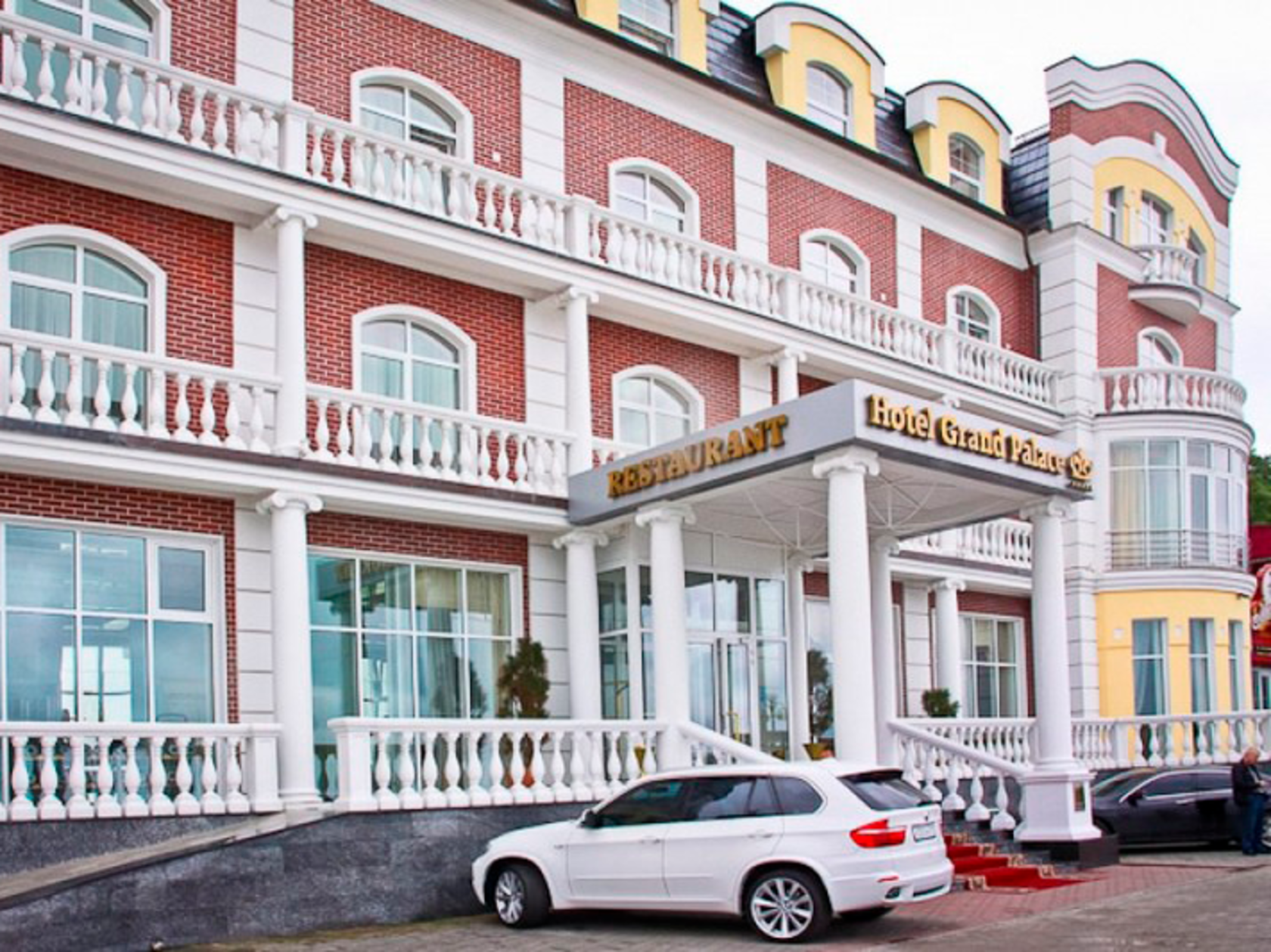 Grand Palace (Гранд Палас) - 16