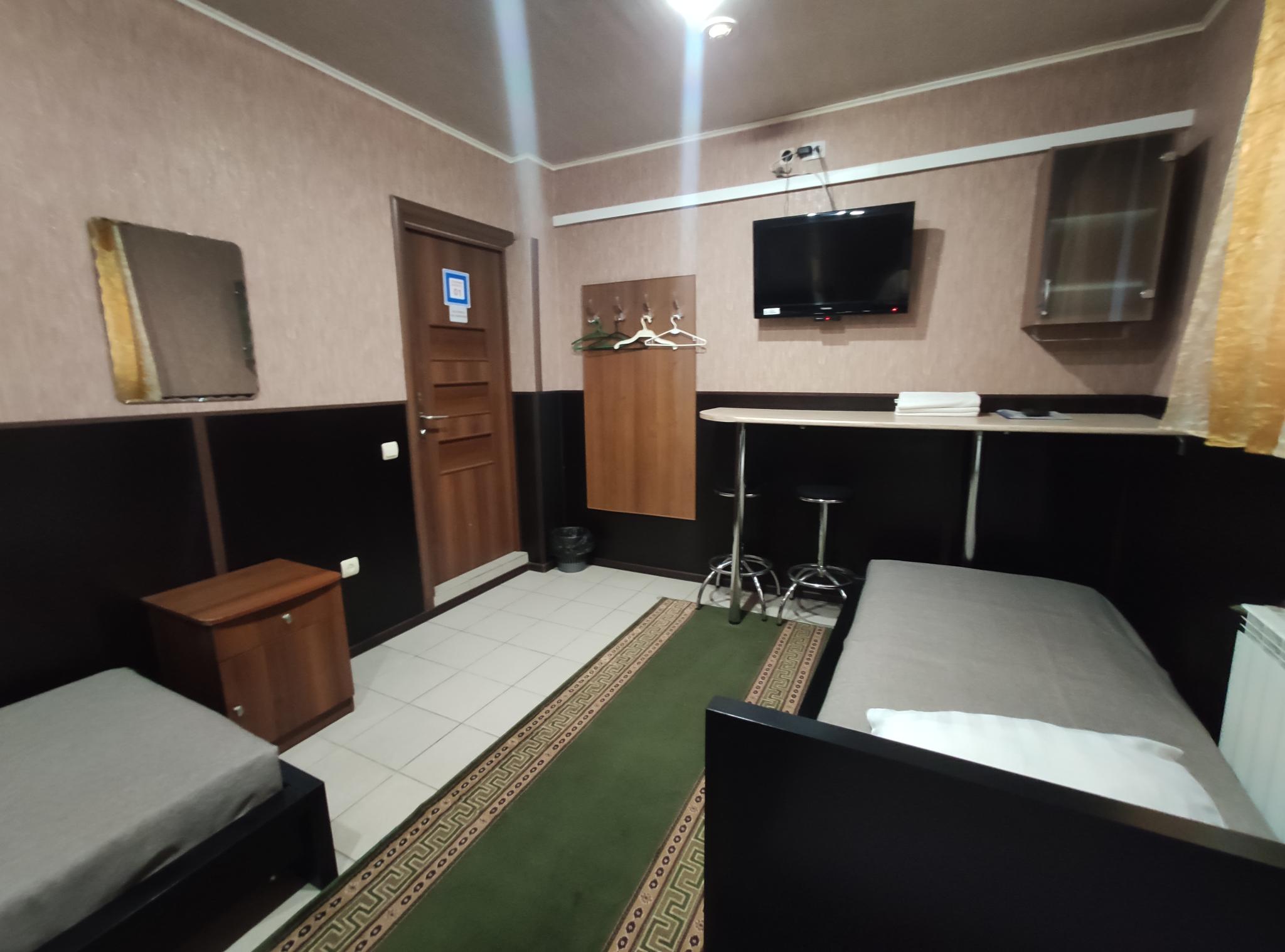 Номер стандарт эконом с 3 односпальными кроватями 3