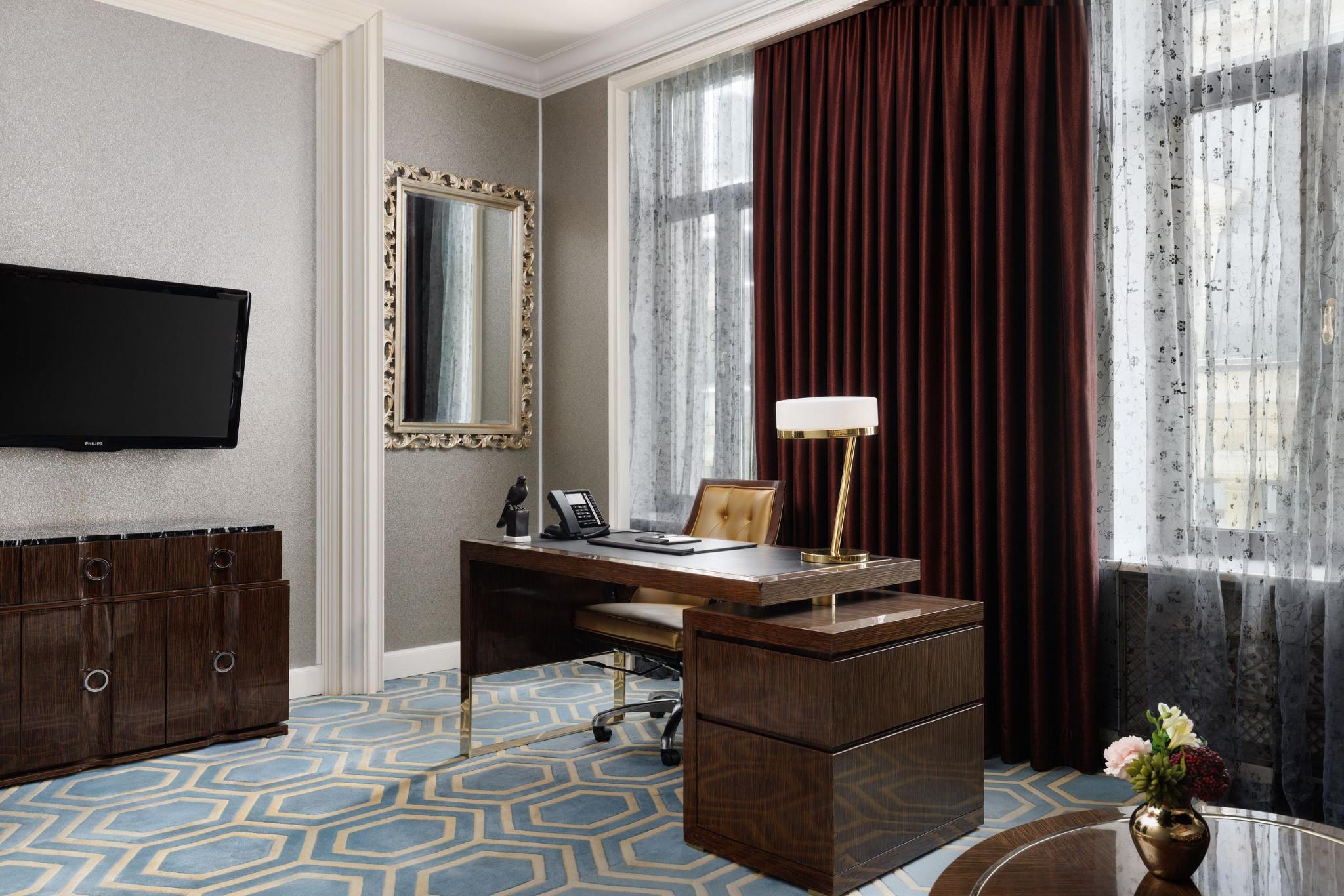 Номер люкс St. Regis 3