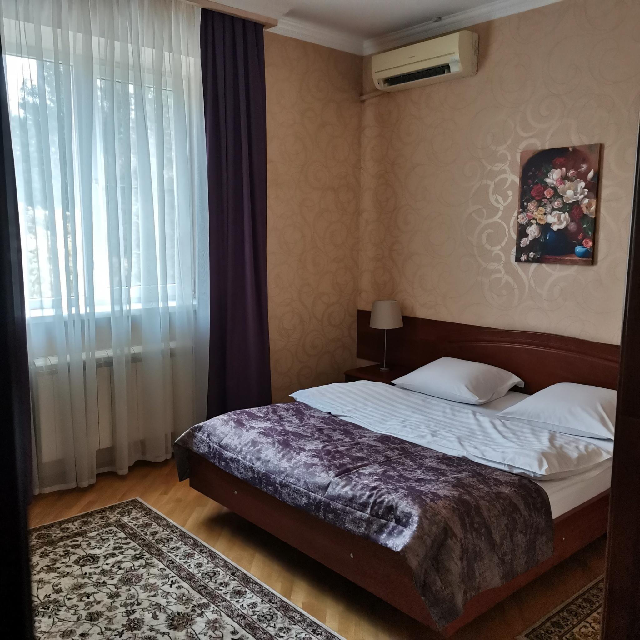 Номер стандарт с 1 двуспальной кроватью