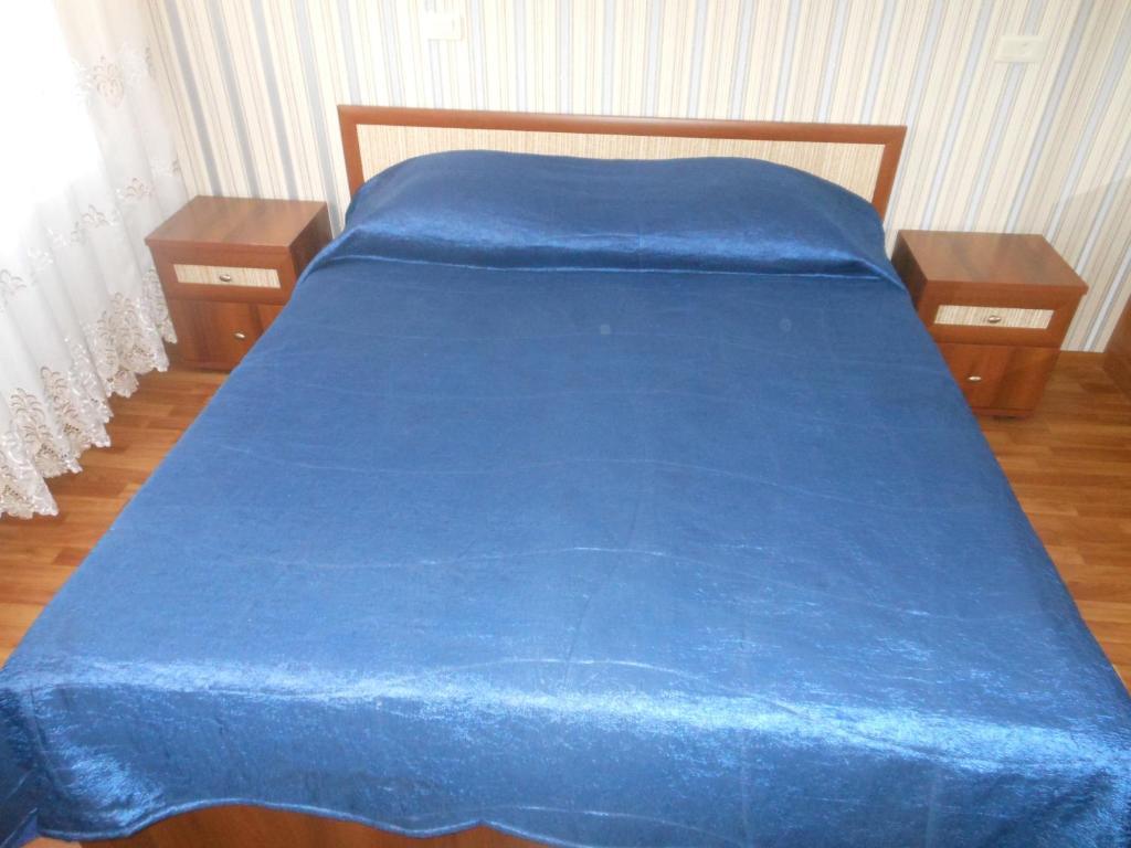Номер стандарт с 1 двуспальной кроватью 4