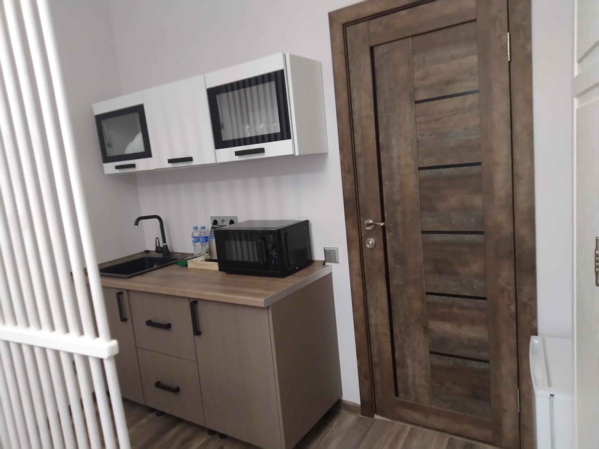 Номер стандарт полулюкс с 1 двуспальной кроватью 3
