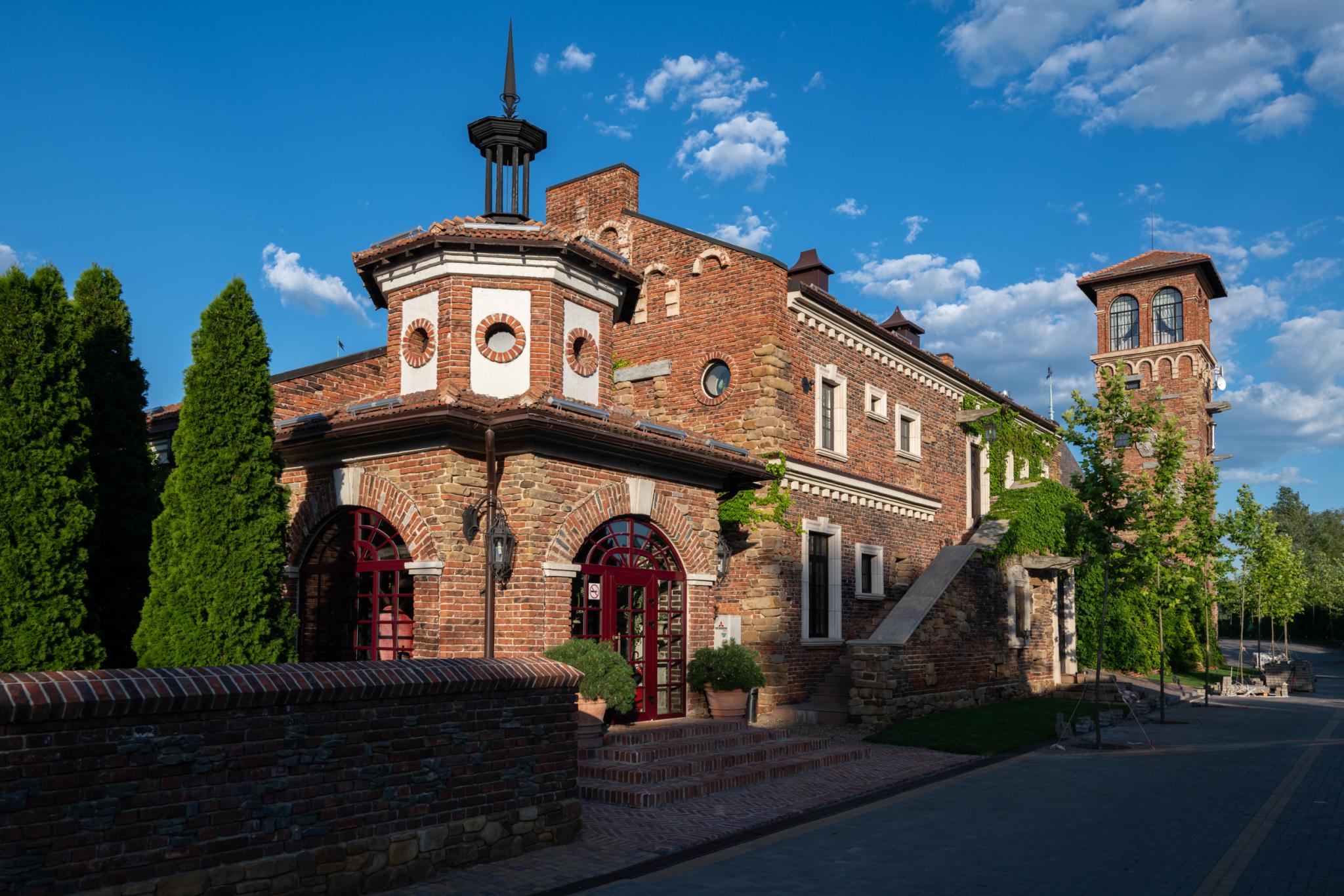 Old House Resort & Spa (Олд Хаус Резорт и Спа) Усть-Койсуг. Все гостиницы и  отели Усть-Койсуг