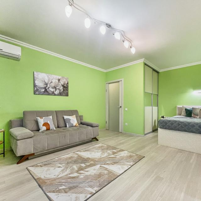 Apartments on Kustanayskaya street 7k4