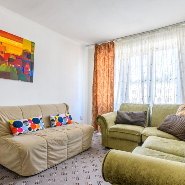 Sutki Rent (Сутки Рент) у Александра Невского