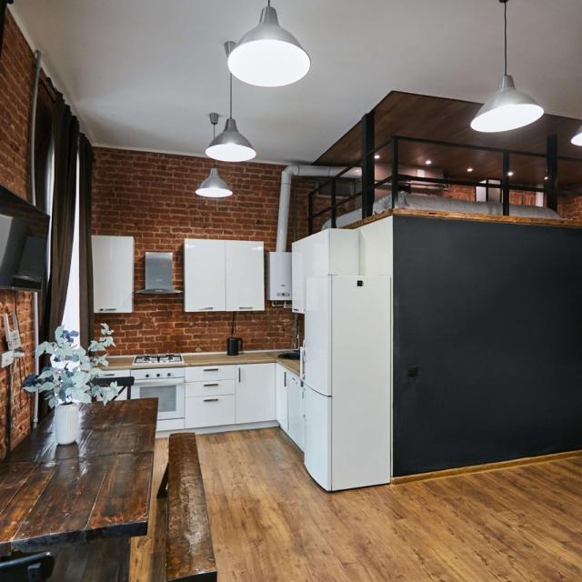FlatStay Sink 82| Loft-style three-bedroom apartment near St. Isaac's Cathedral, with a spacious living room and a 2nd floor