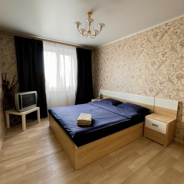 Apartments on Chkalova 57