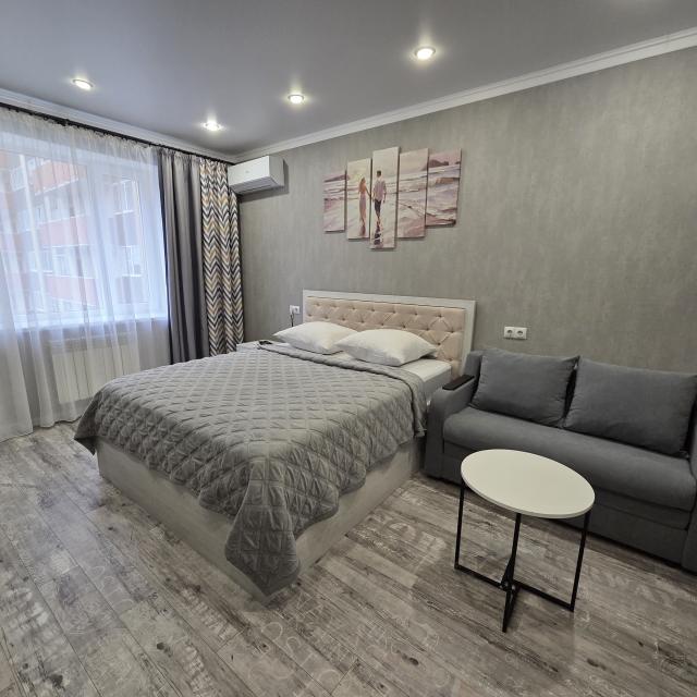 Apartment VVA / Russian Avenue
