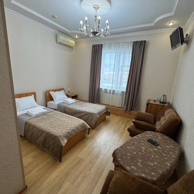 City Hotel (City Hotel)