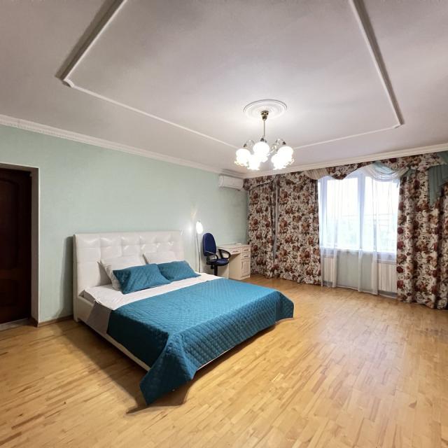 Apartment on Brestskaya street 10