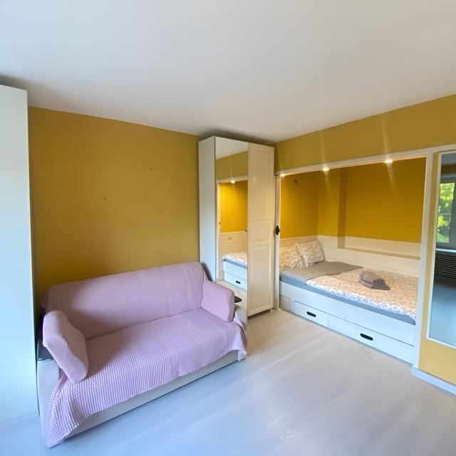 Maxrealty24 Studio apartment 5 minutes walk to Studencheskaya metro station