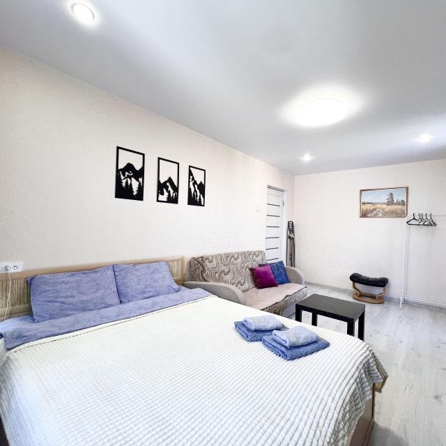Apartments on 33 Starostina Street