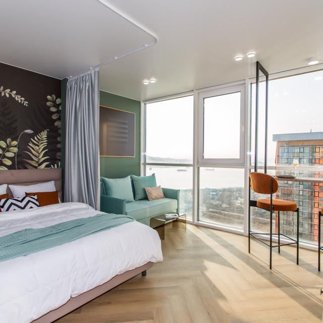 Studio with modern renovation and stunning views of the Russian Bridge