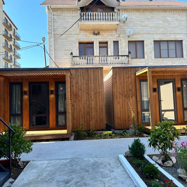 Guest house at Elvira's
