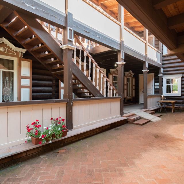 Listratova apartment house