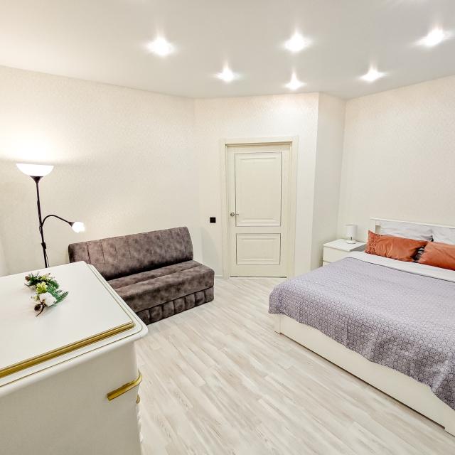 Apartments on 70 let Oktyabrya Avenue 64a