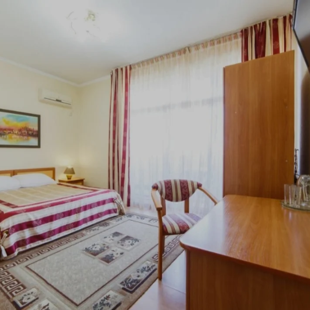 Laura mini hotel