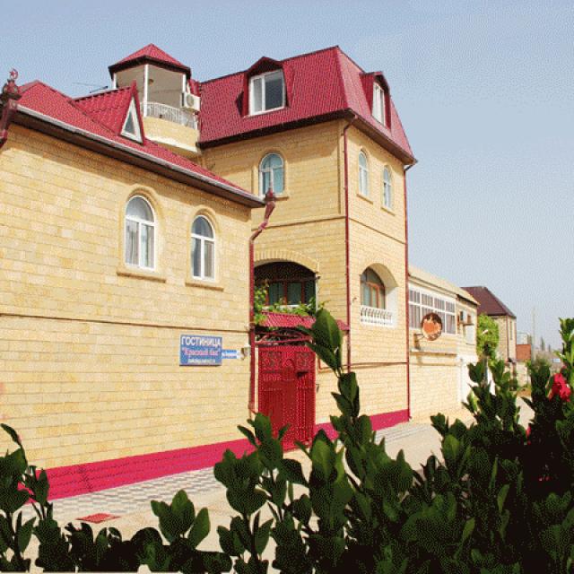 Красный бак
