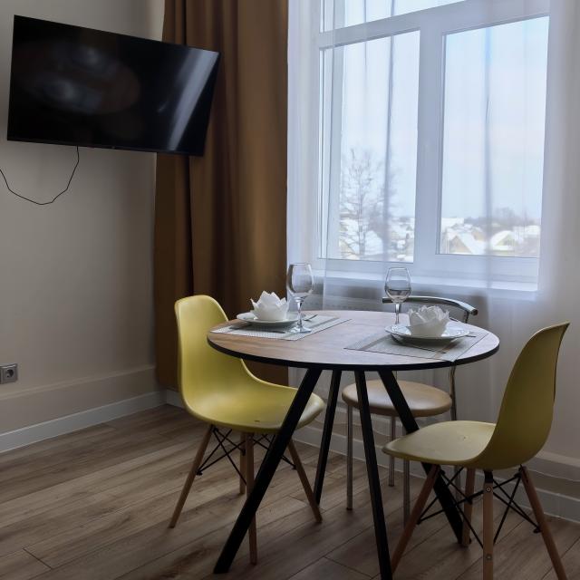 Apartments on 42 Shmyreva Street