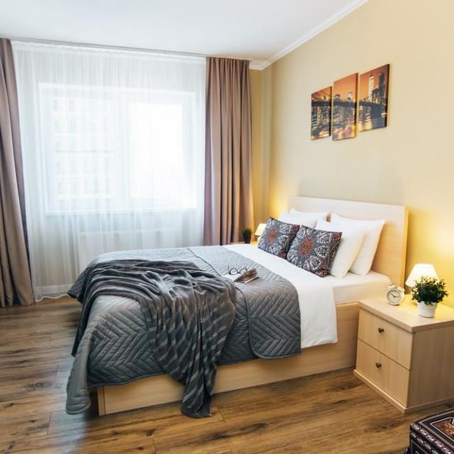 UzorApart is a spacious euro villa near Aleksino beach with sunset views